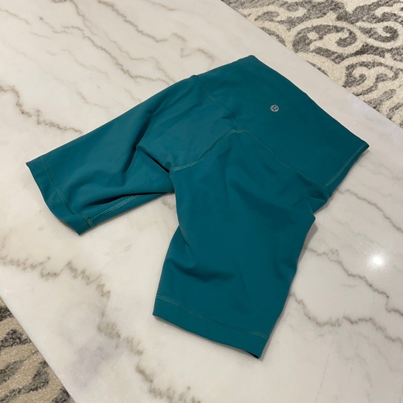 WUNDER TRAIN HIGH-RISE SHORT 8" - Picture 2 of 4